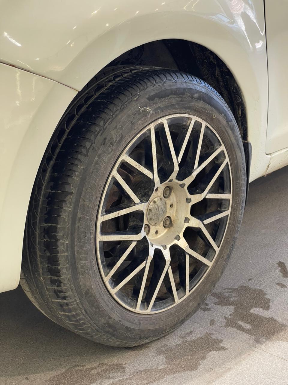 
								HYUNDAI i20 ASTA full									